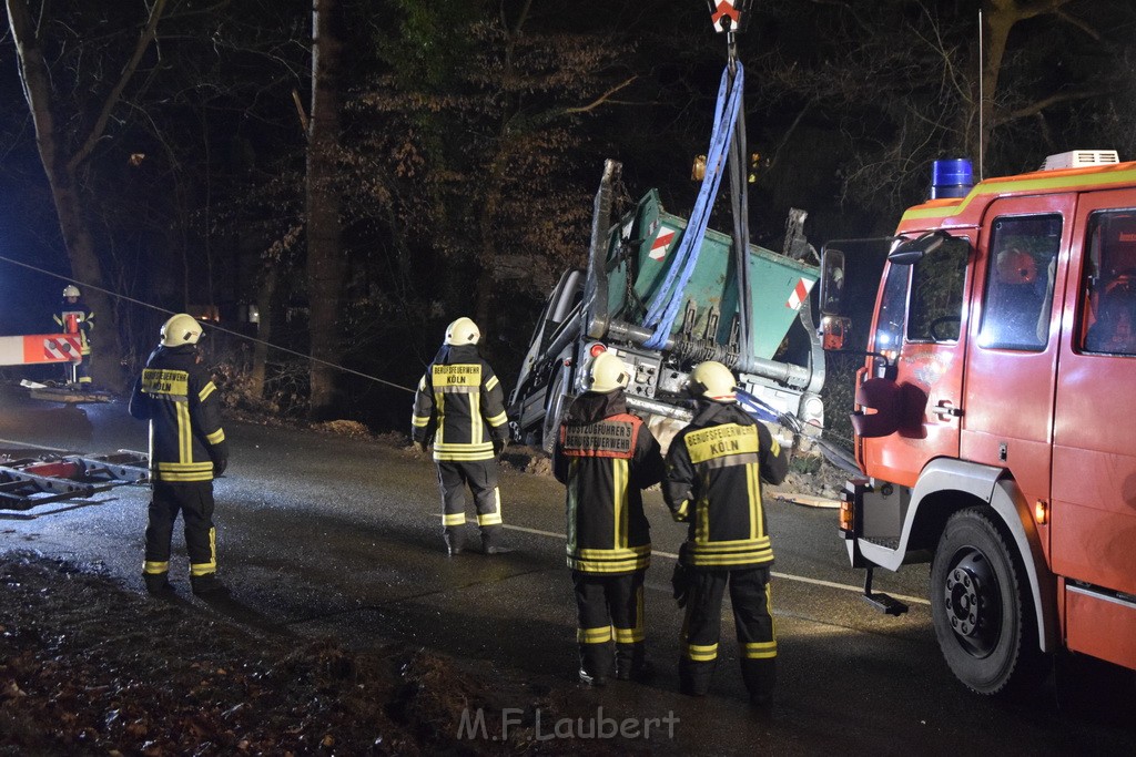 Container LKW umgestuerzt Koeln Brueck Bruecker- Dellbruecker Mauspfad P482.JPG - Miklos Laubert